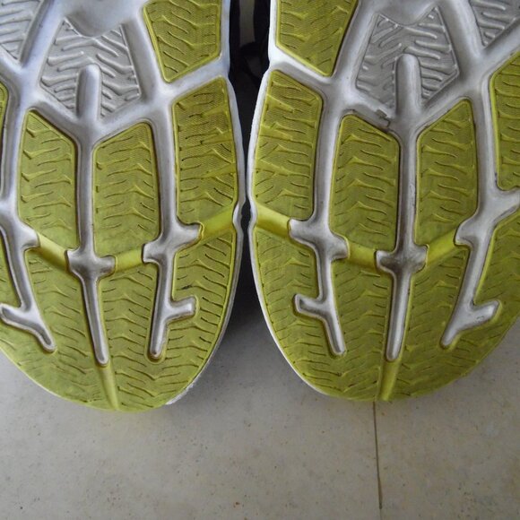 HOKA one one mens size 7 - Picture 12 of 12